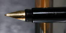 Load image into Gallery viewer, Z-Parker 88/Rialto - Silver Flute with Gold Trim - Medium Point Nib