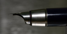 Load image into Gallery viewer, Z-Parker 25 Mk IV - Blue Trim - Medium Italic Nib