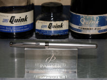 Load image into Gallery viewer, Z-Parker Sonnet - Matt Grey - Metallic Grey with M Medium Point Nib - (P366c)