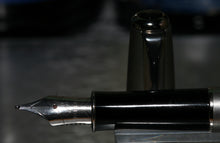 Load image into Gallery viewer, Z-Parker Sonnet - Matt Grey - Metallic Grey with M Medium Point Nib - (P366c)