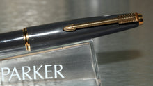 Load image into Gallery viewer, Z-Parker 45 - Grey Schools GT with F Fine Point 14ct Gold Nib - (P510a)
