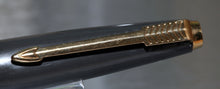 Load image into Gallery viewer, Z-Parker 45 - Grey Schools GT with F Fine Point 14ct Gold Nib - (P510a)
