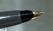 Load image into Gallery viewer, Z-Parker 45 - Grey Schools GT with F Fine Point 14ct Gold Nib - (P510a)