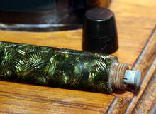 Load image into Gallery viewer, Z-Parker Victory Mark I - Green Striated with "N" 14ct Gold Nib - (P419)