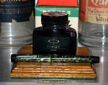 Load image into Gallery viewer, Z-Parker Victory Mark I - Green Striated with "N" 14ct Gold Nib - (P419)