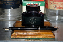 Load image into Gallery viewer, Z-Parker Vacumatic - Black (2 Bands) with Vacumatic 14ct Gold Nib - (P209)