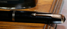 Load image into Gallery viewer, Z-Parker Vacumatic - Black (2 Bands) with Vacumatic 14ct Gold Nib - (P209)