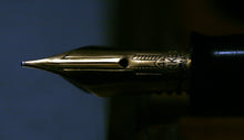 Load image into Gallery viewer, Z-Parker Vacumatic - Black (Blue Diamond) with Vacumatic 14ct Gold Nib - (P138)