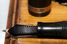 Load image into Gallery viewer, Z-Parker Duofold NS - Chocolate with Duofold "N" 14ct Gold Nib - (P643)