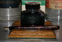 Load image into Gallery viewer, Z-Parker Televisor - Striated Red with Parker No.27 USA 14ct Gold Nib - (P743)