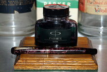 Load image into Gallery viewer, Z-Parker Televisor - Striated Red with Parker No.27 USA 14ct Gold Nib - (P743)