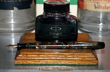 Load image into Gallery viewer, Z-Parker Parkette Deluxe - Mottled Red/Grey with Parkette 14ct Gold Nib - (P924b)