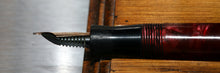 Load image into Gallery viewer, Z-Parker Parkette - Slender Red with No.5 14ct Gold Nib - (P423)