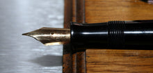 Load image into Gallery viewer, Z-Parker Duofold Junior - Black with Duofold 14ct Gold Nib - (P405)