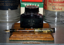 Load image into Gallery viewer, Z-Parker Lucky Curve - Marbled Pearl with Duofold "P" 14ct Gold Nib - (P741)