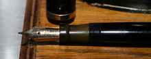Load image into Gallery viewer, Z-Parker Duofold No.13 - Black with Duofold 14ct Gold Nib - (P740)