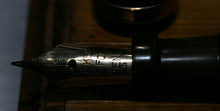 Load image into Gallery viewer, Z-Parker Duofold No.13 - Black with Duofold 14ct Gold Nib - (P740)
