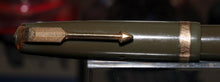 Load image into Gallery viewer, Z-Parker Duofold AF - Olive Green with Duofold "N" 14ct Gold Nib - (P761b)