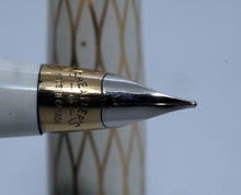 Load image into Gallery viewer, Z-Sheaffer Lady Scripsert - Ivory Tulle with Gold Trim - With Triumph 2 Tone Nib (P1046e)