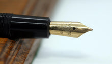 Load image into Gallery viewer, Z-Parker Duofold Senior - Black with No.35 14ct Gold Nib - P1072