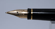 Load image into Gallery viewer, Parker 75 - Black Laque with 14ct Gold Nib - P1057c