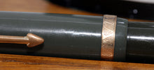 Load image into Gallery viewer, Z-Parker Duofold AF - Olive Green with Duofold "N" 14ct Gold Medium Nib - P0784
