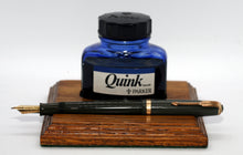 Load image into Gallery viewer, Z-Parker Duofold AF - Olive Green with Duofold "N" 14ct Gold Medium Nib - P0784