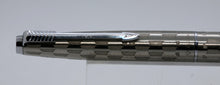 Load image into Gallery viewer, Z-Parker 45 - Harlequin Grey Shield with 14ct Gold Nib - P0977