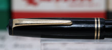 Load image into Gallery viewer, Z-Parker Victory Mk IV - Black Trim with "N" 14ct Gold Nib (P1000)