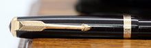 Load image into Gallery viewer, Z-Parker Duofold AF - Burgundy with Duofold "N" 14ct Gold Nib - P1073