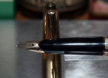 Load image into Gallery viewer, Z-Parker 65 - Gold Imperial Insignia with 14ct Gold Nib - (P150)