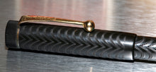Load image into Gallery viewer, Z-Parker Lucky Curve - No.20½ Black Chased Hard Rubber with No.2 14ct Gold Nib - (P279)