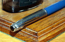 Load image into Gallery viewer, Z-Parker 51 Demi - Teal with 14ct Gold Nib - (P287)