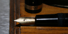 Load image into Gallery viewer, Z-Parker Duofold Demi - Black with Duofold N 14ct Gold Nib - (P328)