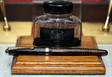 Load image into Gallery viewer, Z-Parker Vacumatic - Golden Brown (Blue Diamond) with 14ct Gold Nib - (P383)