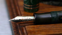 Load image into Gallery viewer, Z-Parker Duofold - Streamline - Marbled Green with Duofold 14ct Gold Nib - (P558)