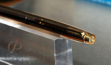 Load image into Gallery viewer, Z-Parker 75 - Imperial Gold with M Medium 14ct Gold Nib - (P593a)