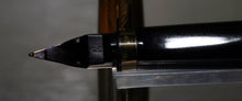 Load image into Gallery viewer, Z-Parker 75 - Imperial Gold with M Medium 14ct Gold Nib - (P593a)