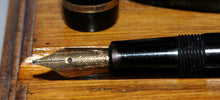 Load image into Gallery viewer, Z-Parker Duofold Junior Mk VI - Black with No.10 Oblique 14ct Gold Nib - (P650c)