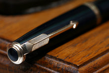 Load image into Gallery viewer, Z-Parker Duofold AF - Black with Duofold "N" 14ct Gold Nib - (P652)