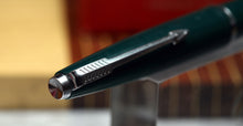 Load image into Gallery viewer, Z-Parker 45 Schools - Green CT with "B" Steel Nib - (P673)