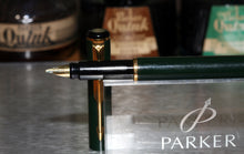 Load image into Gallery viewer, Z-Parker Rialto - Dark Green with Fine Point Gold Plated Nib - (P688c)