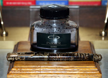 Load image into Gallery viewer, Z-Parker Vacumatic - Golden Pearl (Lock Down) with No.35 14ct Gold Nib - (P753)