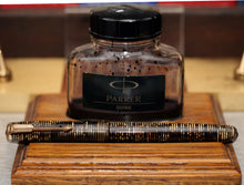 Load image into Gallery viewer, Z-Parker Vacumatic - Golden Pearl (Lock Down) with No.35 14ct Gold Nib - (P753)