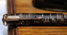 Load image into Gallery viewer, Z-Parker Vacumatic - Golden Pearl (Lock Down) with No.35 14ct Gold Nib - (P753)