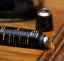 Load image into Gallery viewer, Z-Parker Vacumatic - Golden Pearl (Lock Down) with No.35 14ct Gold Nib - (P753)