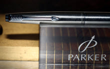 Load image into Gallery viewer, Z-Parker 45 - Flighter CT - Black End with "B" 14ct Gold Nib - (P803)