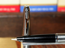 Load image into Gallery viewer, Z-Parker 45 - Flighter CT - Black End with "B" 14ct Gold Nib - (P803)