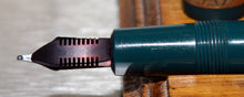 Load image into Gallery viewer, Z-Parker Duofold Demi - Green with No.25 14ct Gold Nib - (P812)