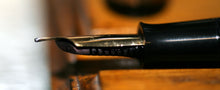Load image into Gallery viewer, Z-Parker Duofold AF - Black with "N" 14ct Gold Nib - (P813)
